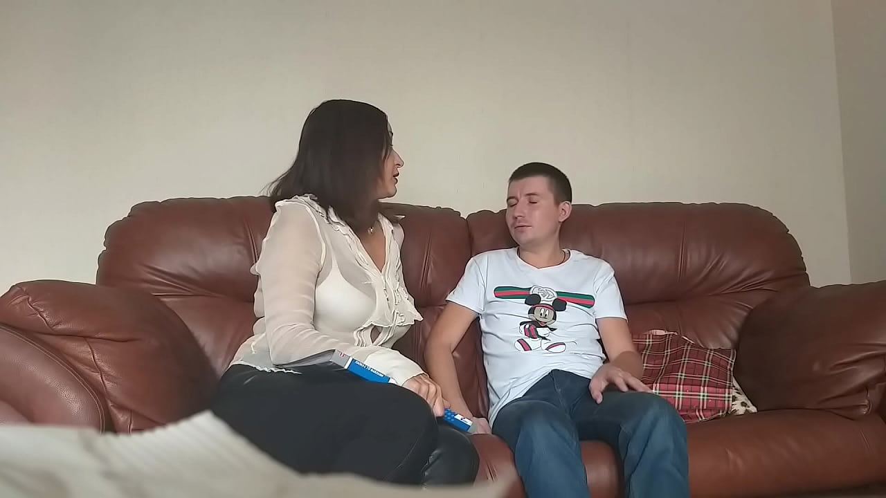 Dalibi mai kunya ya fusata malamin da ba ya koshi (Milf Alina Tumanova)