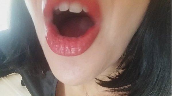 Honey, uwar uwarki bazata bari ki tafi makaranta ba yau... Ina bukatarki da yawa...